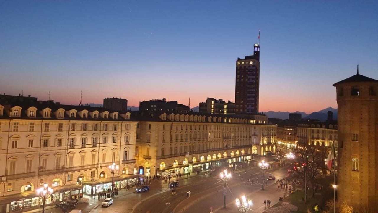 Piazza Castello 1 *